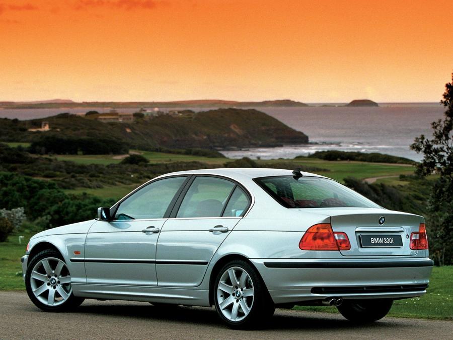  BMW 330i Sedan 2000 года  (AU) (фото 2 из 3)